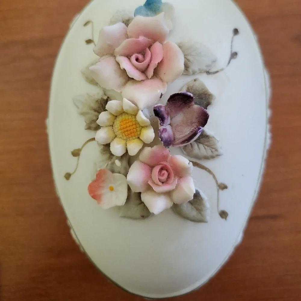 White and Pink Floral Decor Accents